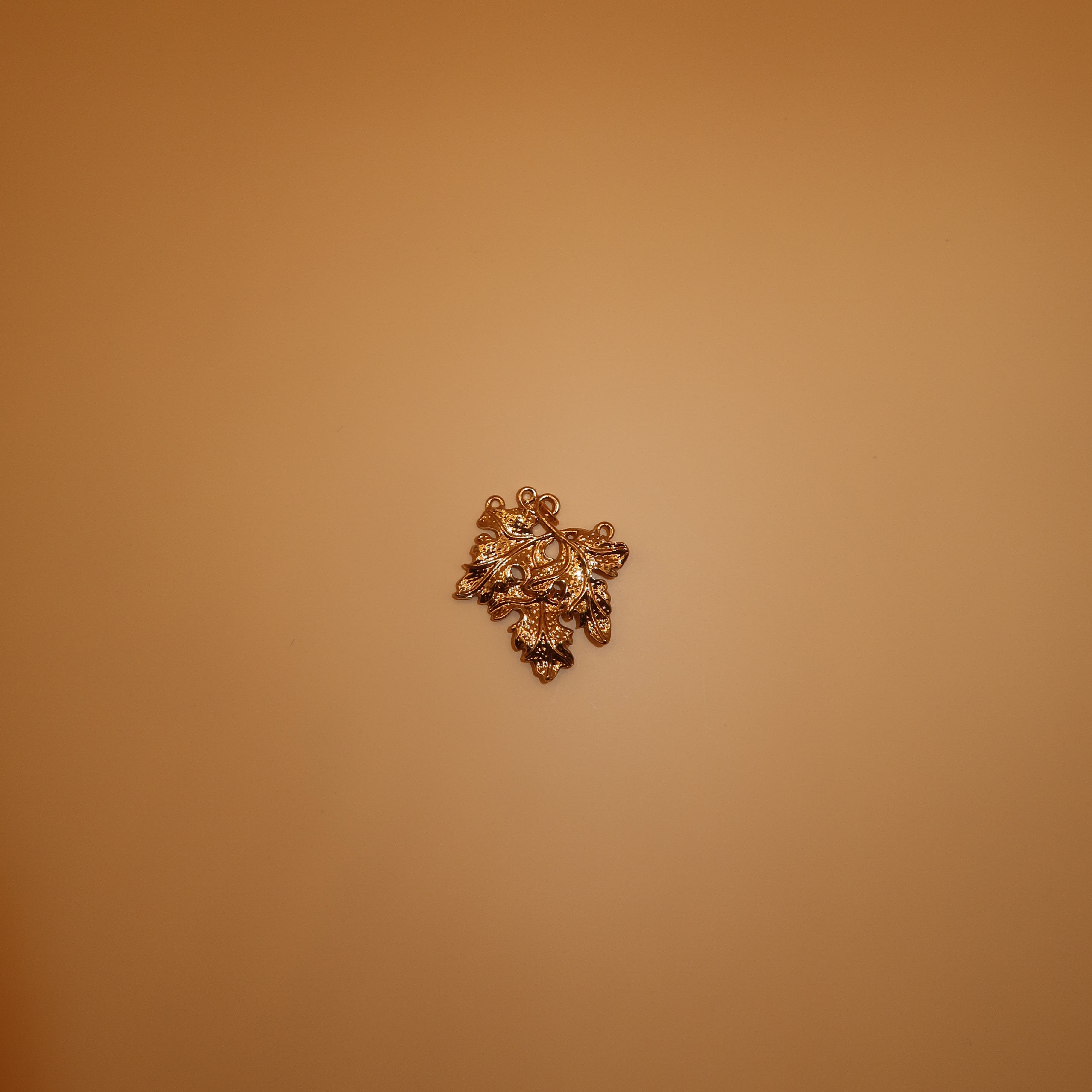 073