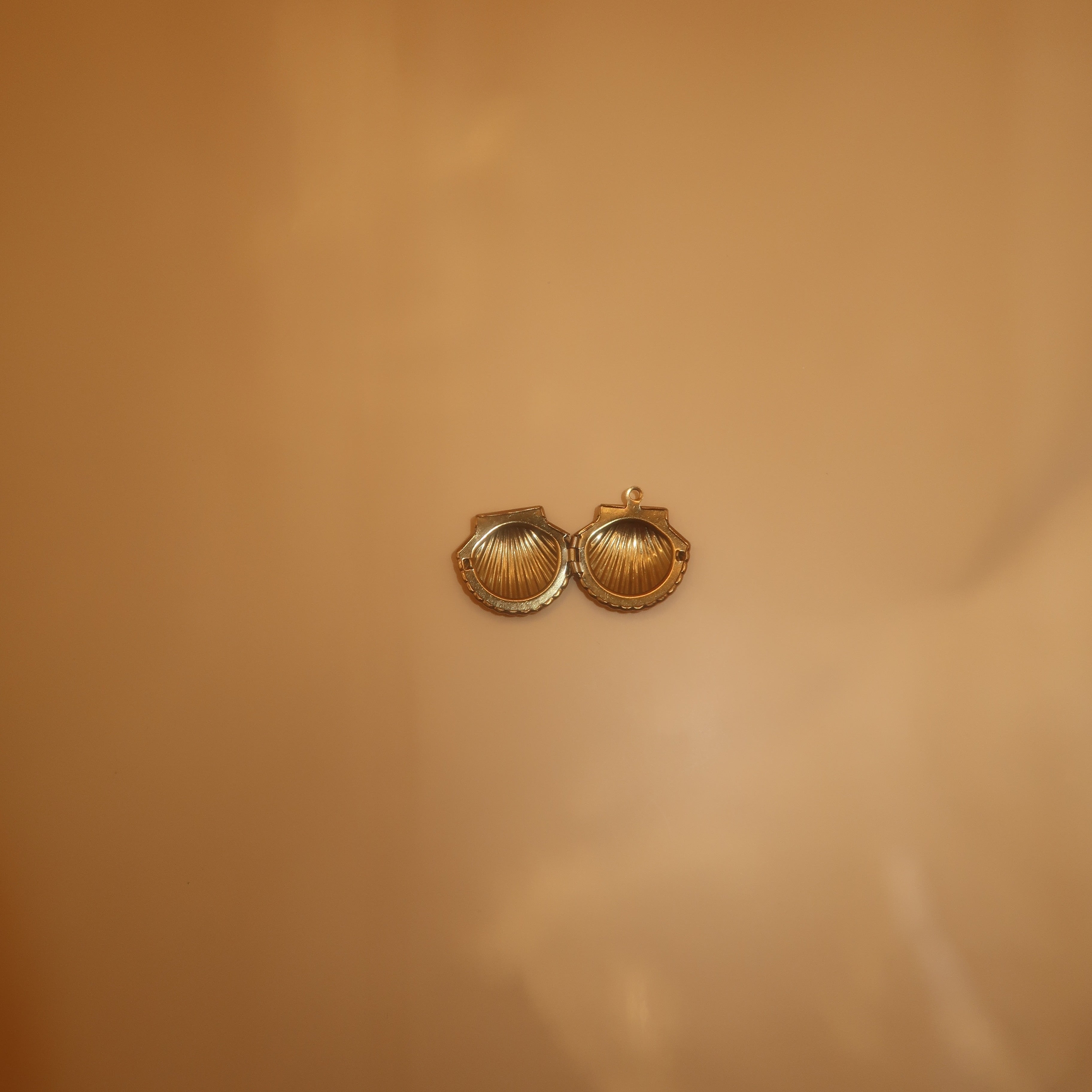 045